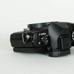 OLYMPUS OM-D E-M10 Mark III