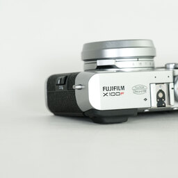 FUJIFILM X100F シルバー