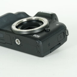 Canon EOS Kiss M