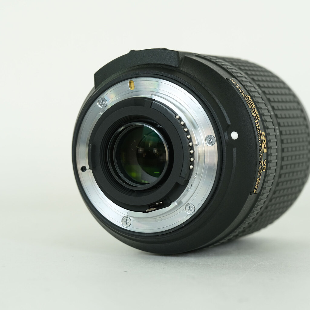 Nikon AF-S DX NIKKOR 18-140mm F3.5-5.6G ED VR Nikon AF-S DX NIKKOR 18-140mm F3.5-5.6G ED VR