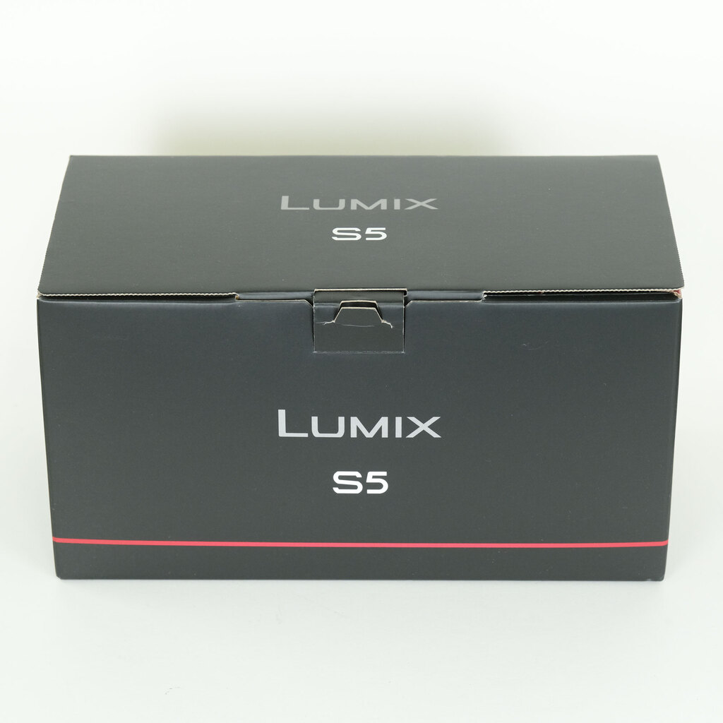 Panasonic LUMIX DC-S5