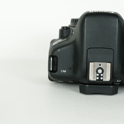 Canon EOS Kiss X8i