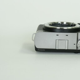 Panasonic LUMIX DC-S9 Panasonic LUMIX DC-S9