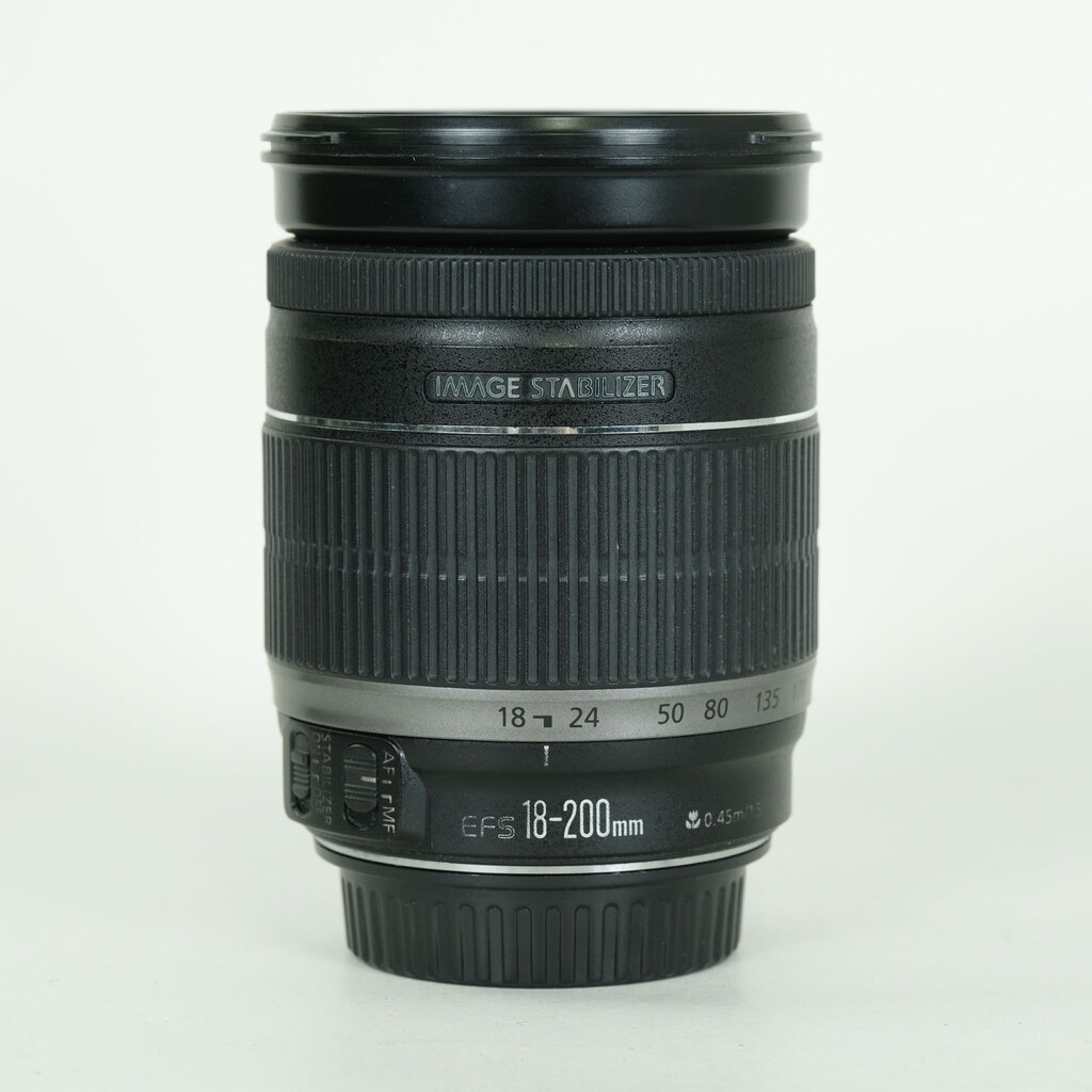 Canon EF-S18-200mm F3.5-5.6 IS