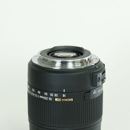 SIGMA 18-250mm F3.5-6.3 DC MACRO OS HSM (キヤノンEF用)