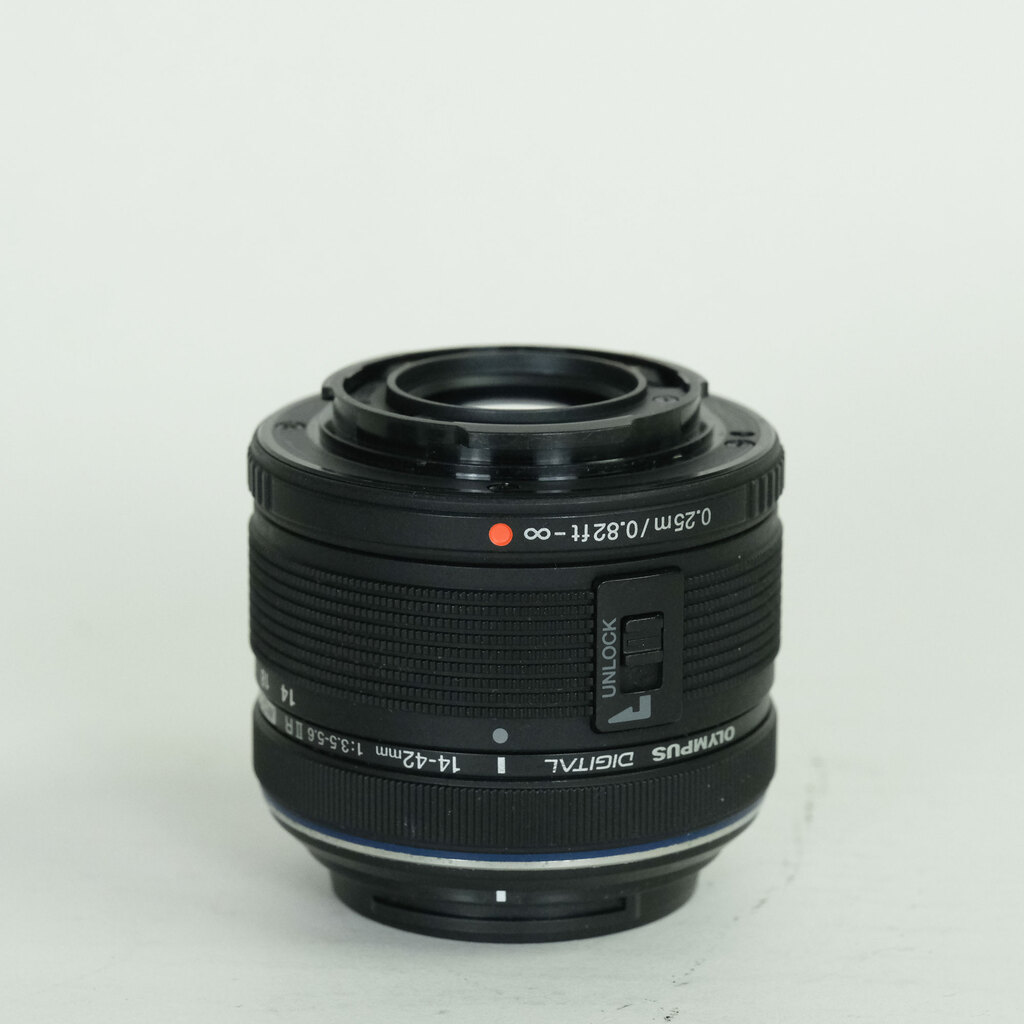 OLYMPUS M.ZUIKO DIGITAL 14-42mm F3.5-5.6IIR ブラック OLYMPUS M.ZUIKO DIGITAL 14-42mm F3.5-5.6IIR ブラック