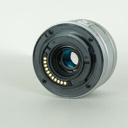 OLYMPUS M.ZUIKO DIGITAL 14-42mm F3.5-5.6IIR シルバー