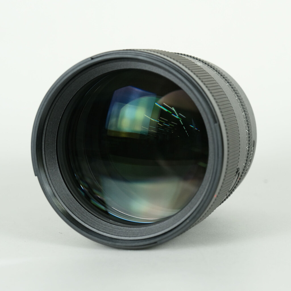 SONY FE 135mm F1.8 GM SEL135F18GMの出品 | ONE SCENE（ワンシーン）