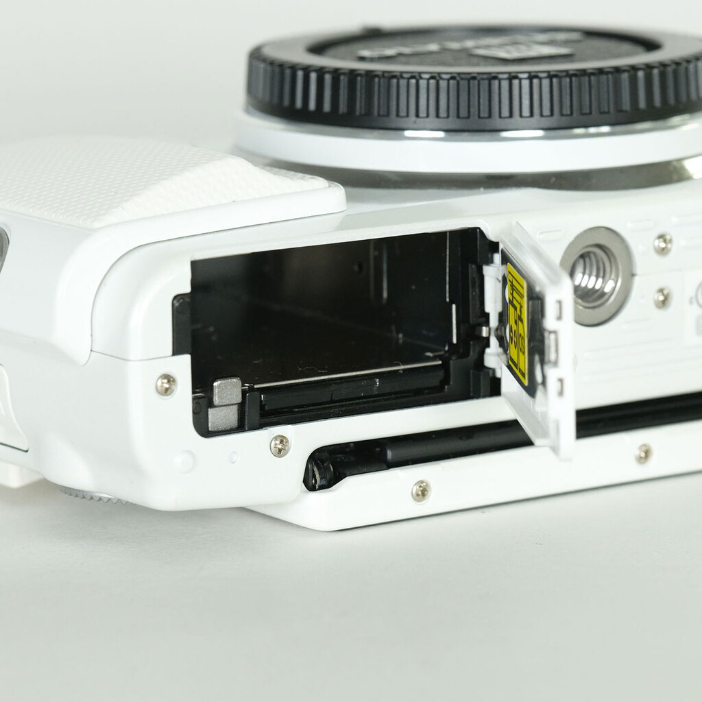 OLYMPUS PEN Lite E-PL6 ボディ ホワイト