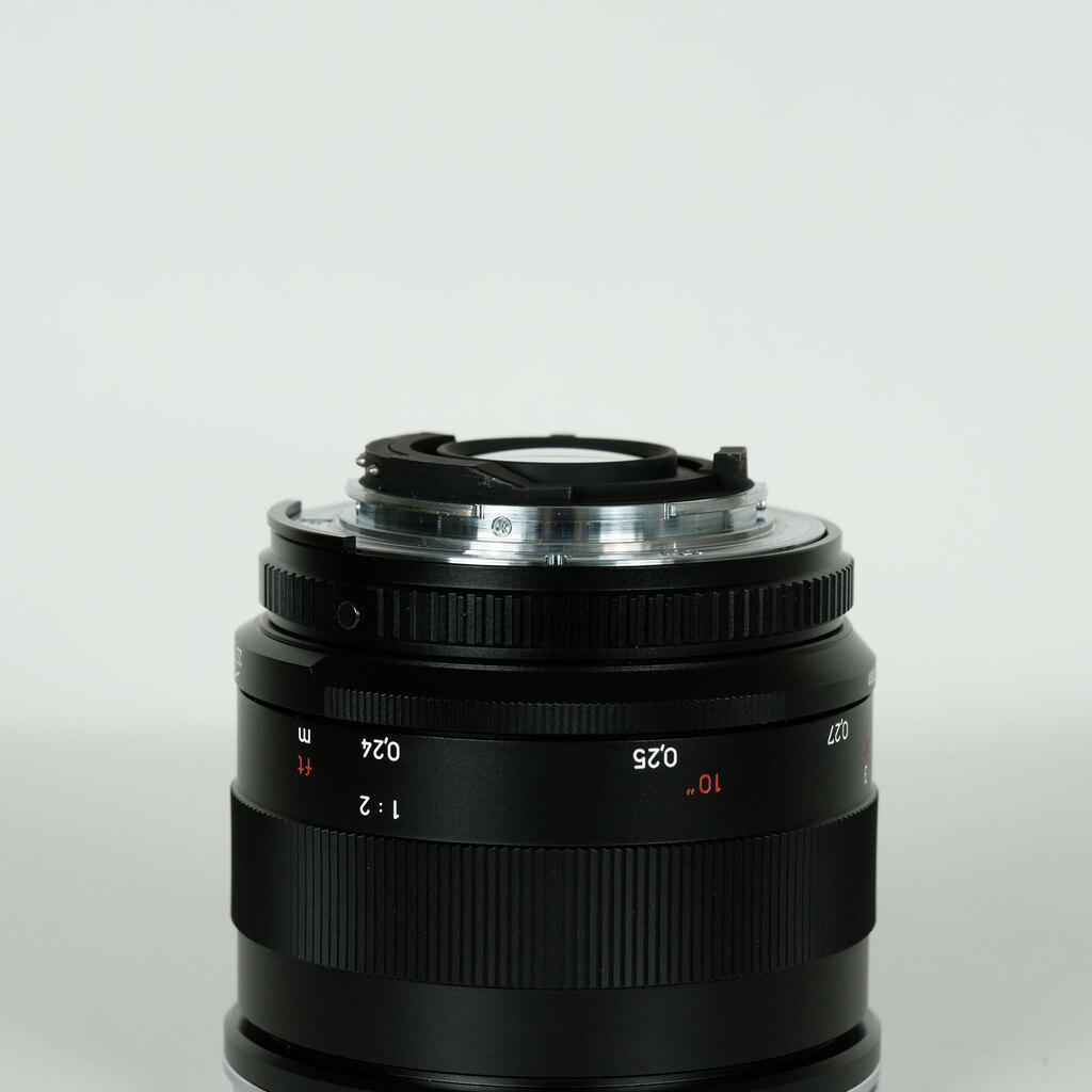 Carl Zeiss Makro Planar T* 2/50 ZF.2 [ニコンF用]