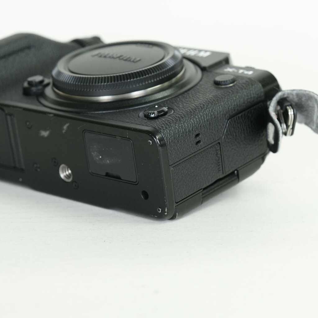 FUJIFILM X-T4