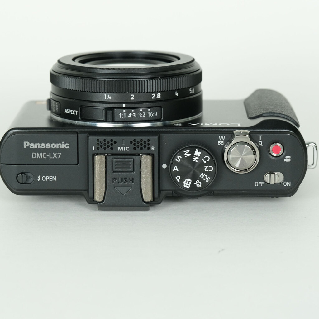 海外モデル　パナソニック　LUMIX デジカメ　黒 Panasonic LUMIX DMC-LX7-K ブラックの出品 | ONE SCENE（ワンシーン）