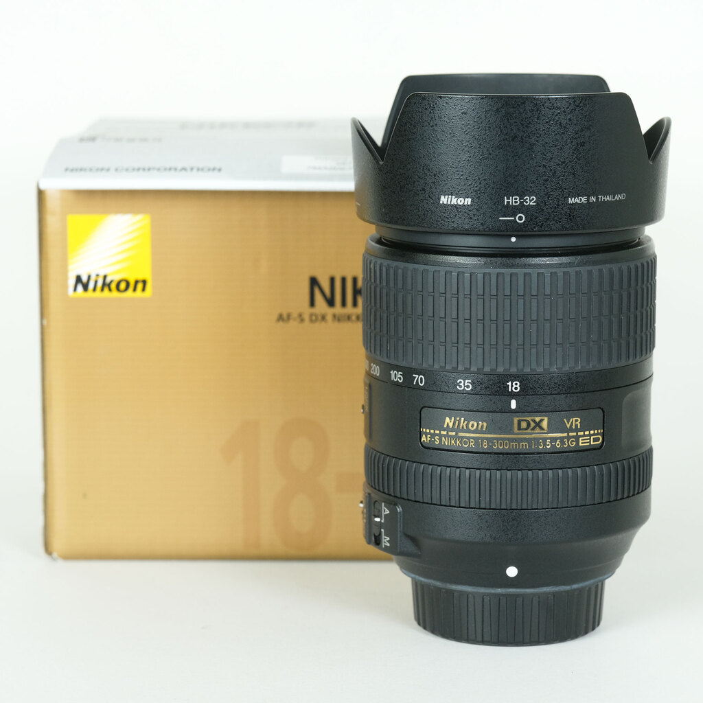 Nikon AF-S DX NIKKOR 18-300mm f/3.5-6.3G ED VR