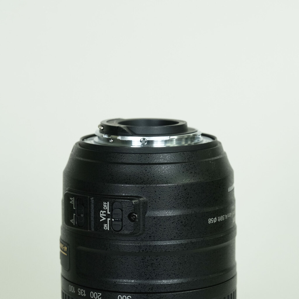 Nikon AF-S DX NIKKOR 55-300mm F4.5-5.6G ED VR Nikon AF-S DX NIKKOR 55-300mm F4.5-5.6G ED VR