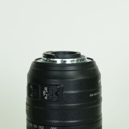 Nikon AF-S DX NIKKOR 55-300mm F4.5-5.6G ED VR Nikon AF-S DX NIKKOR 55-300mm F4.5-5.6G ED VR