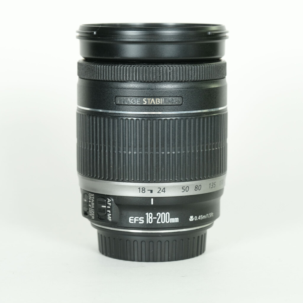 Canon EF-S18-200mm F3.5-5.6 IS