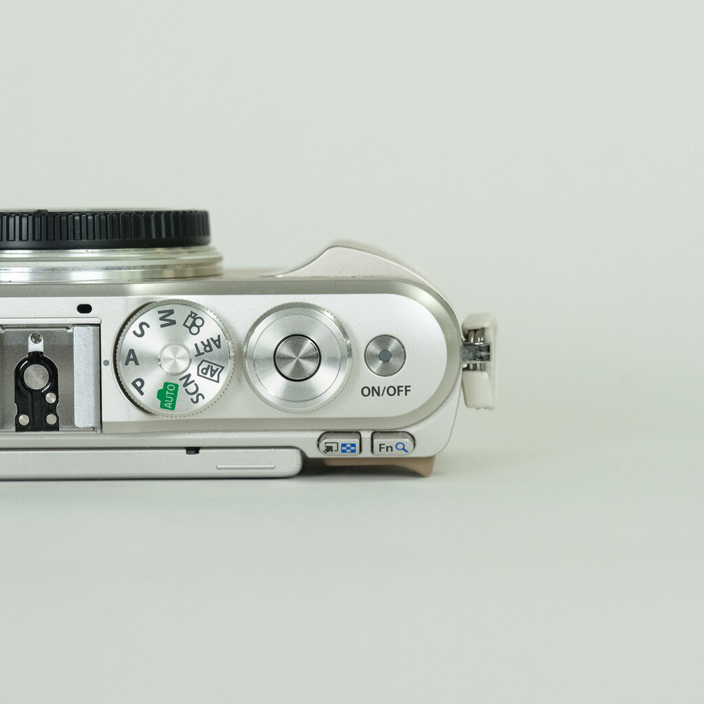 OLYMPUS PEN E-PL9