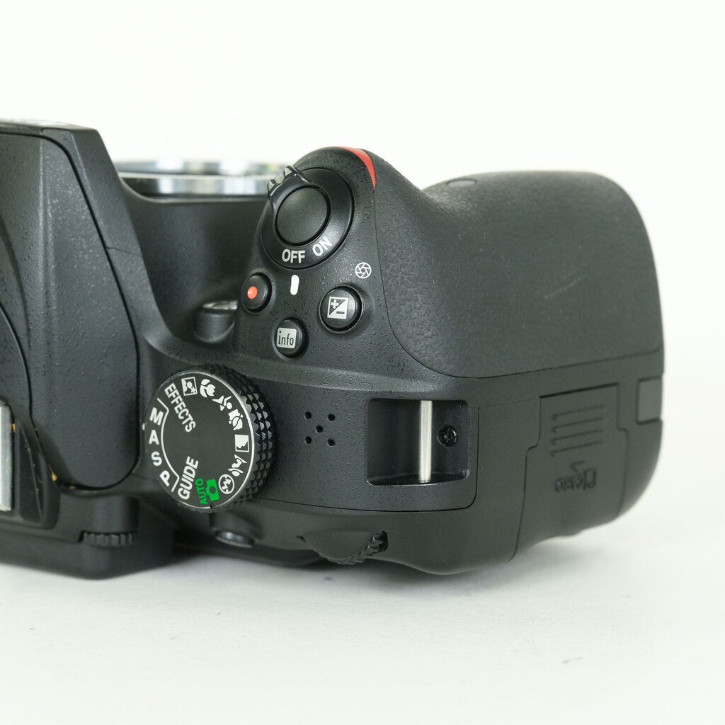 Nikon D3400 Nikon D3400