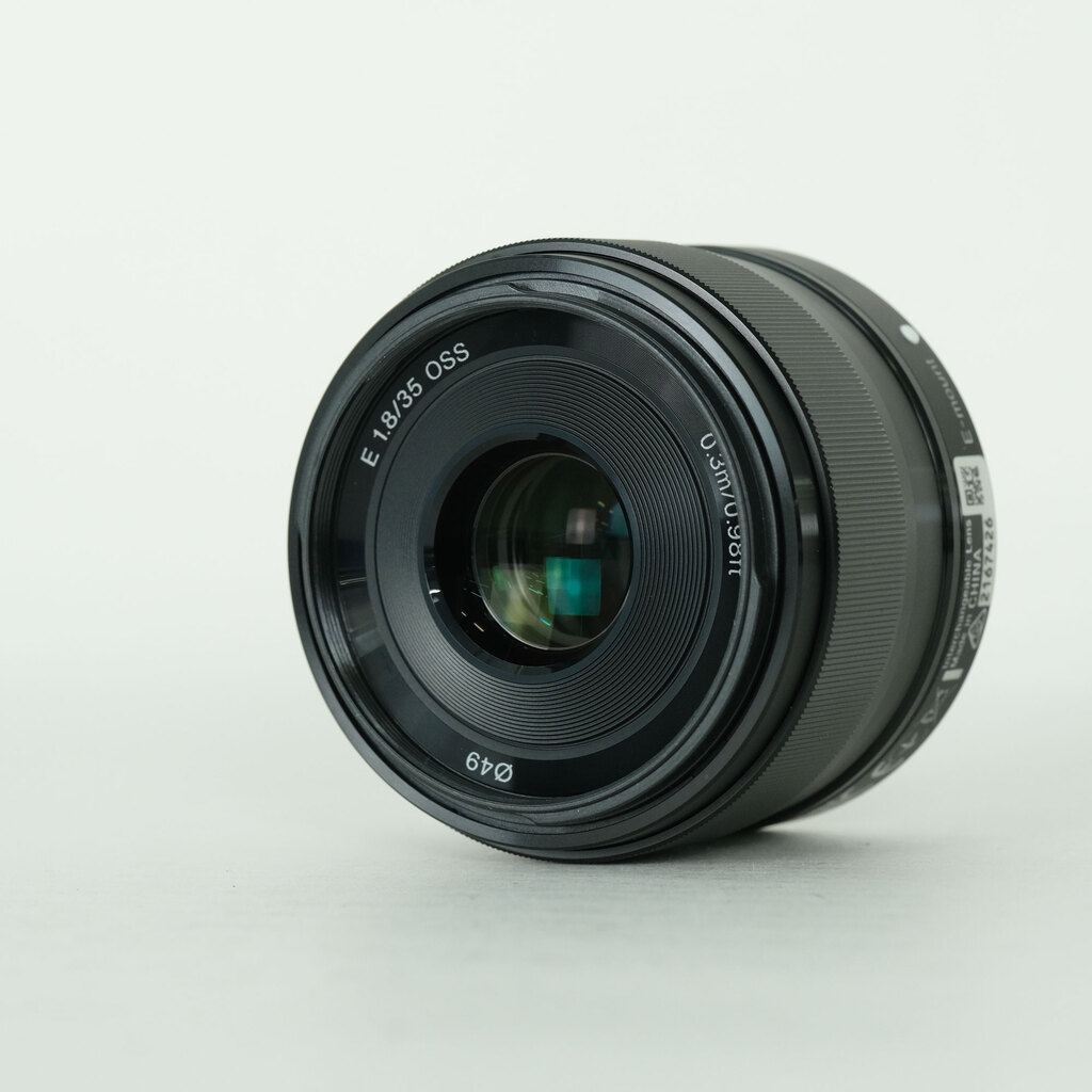 SONY E 35mm F1.8 OSS SEL35F18