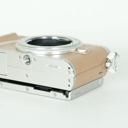 OLYMPUS PEN E-PL9