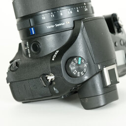 SONY Cyber-shot DSC-RX10M4