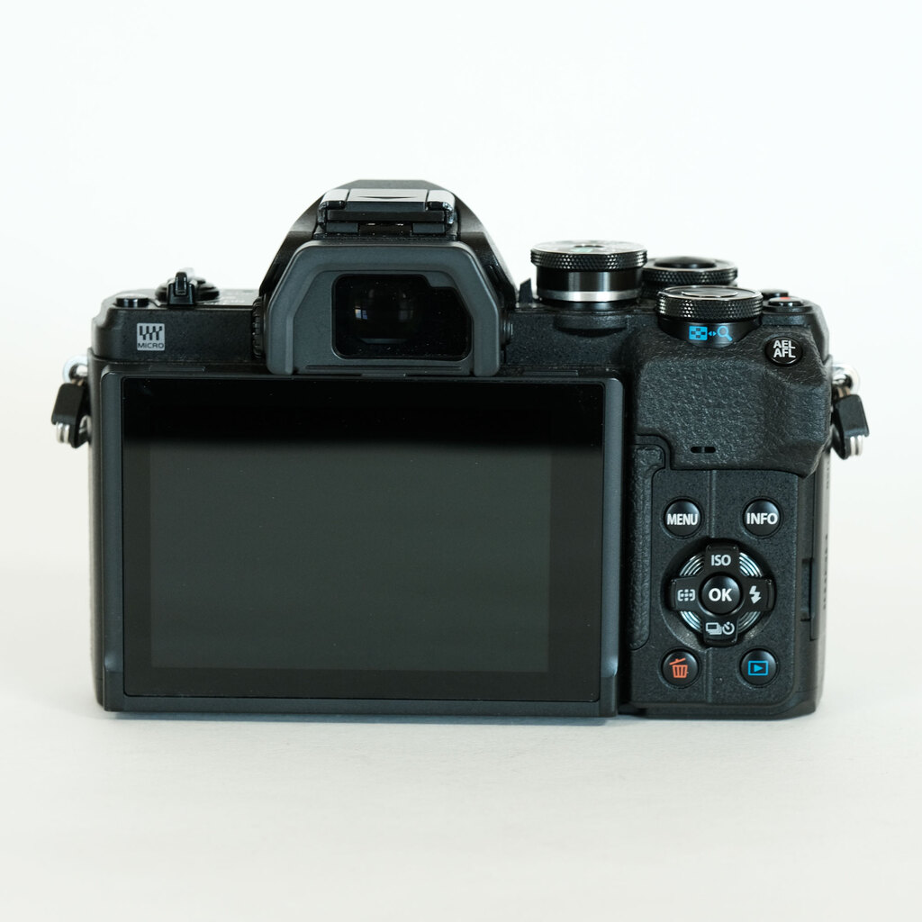 OLYMPUS OM-D E-M10 Mark IVの出品 | ONE SCENE（ワンシーン）