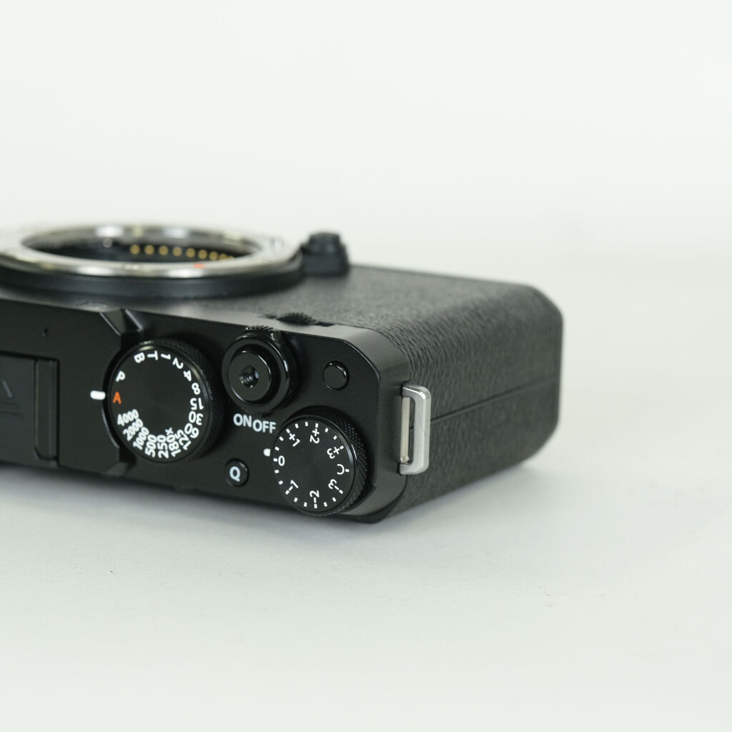 FUJIFILM X-E4