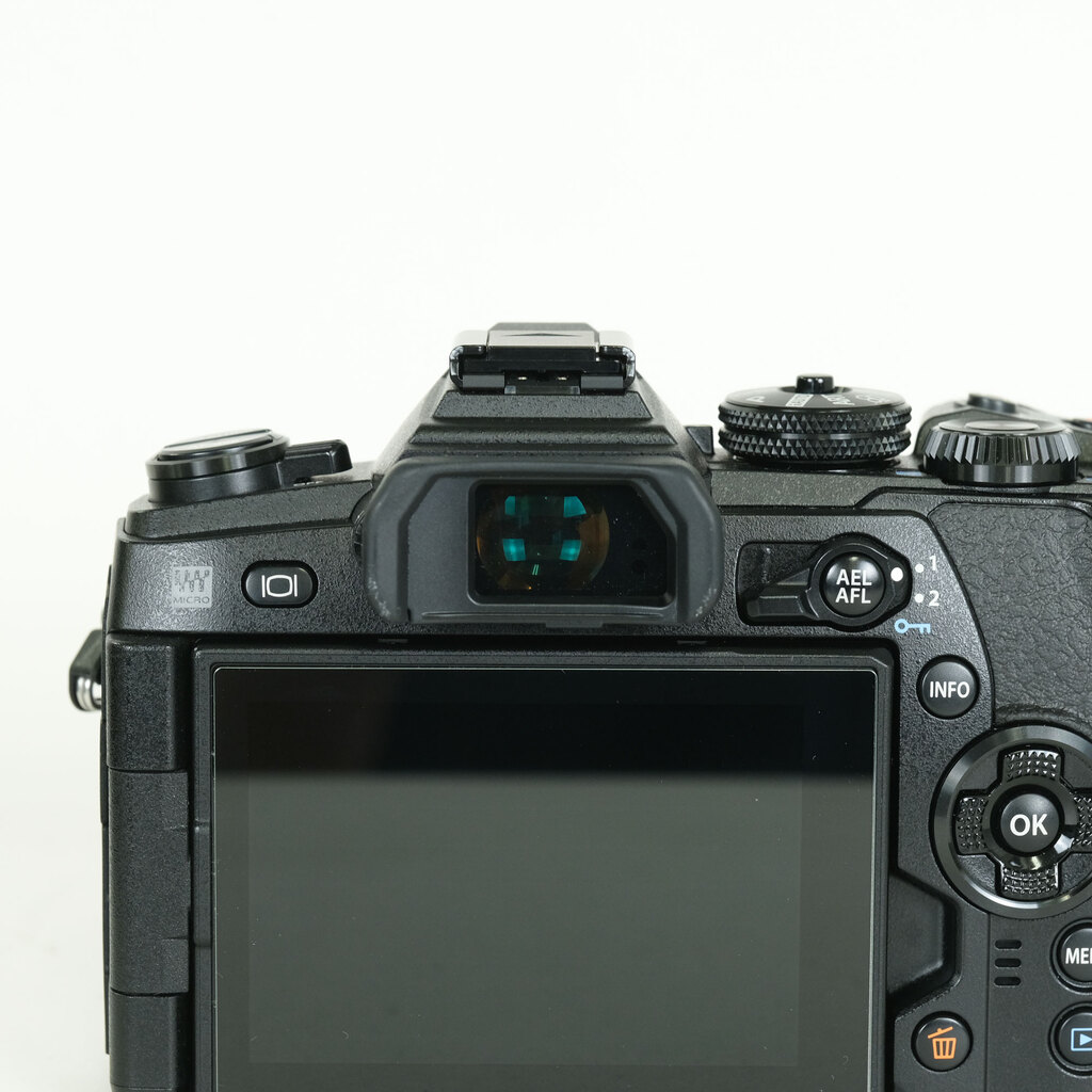 OLYMPUS OM-D E-M1 Mark II