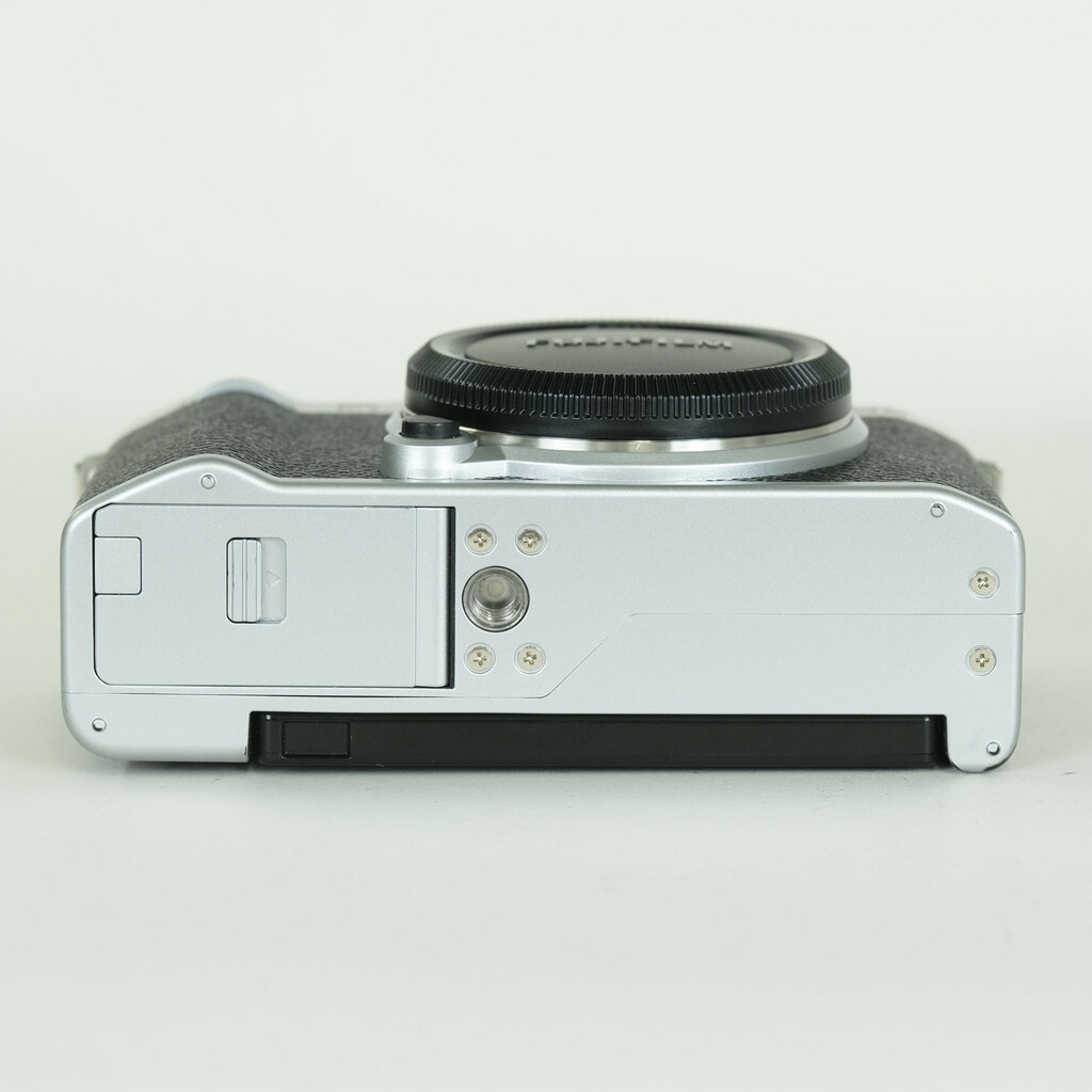 FUJIFILM X-M5