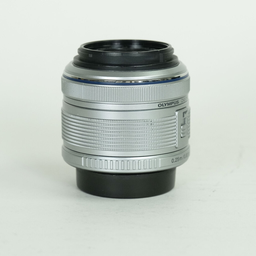 OLYMPUS M.ZUIKO DIGITAL 14-42mm F3.5-5.6IIR シルバー