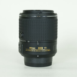 Nikon AF-S DX NIKKOR 55-200mm F4-5.6G ED VR II Nikon AF-S DX NIKKOR 55-200mm F4-5.6G ED VR II