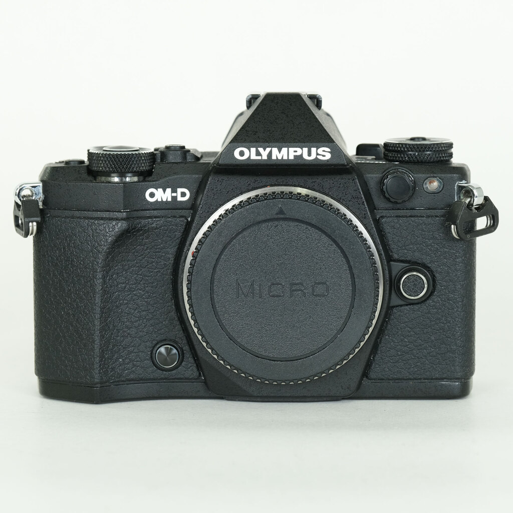 OLYMPUS OM-D E-M5 Mark II