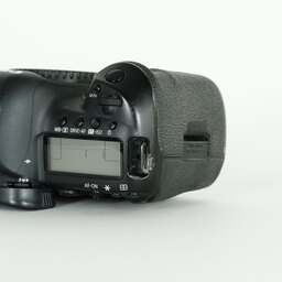 Canon EOS 5D Mark IV