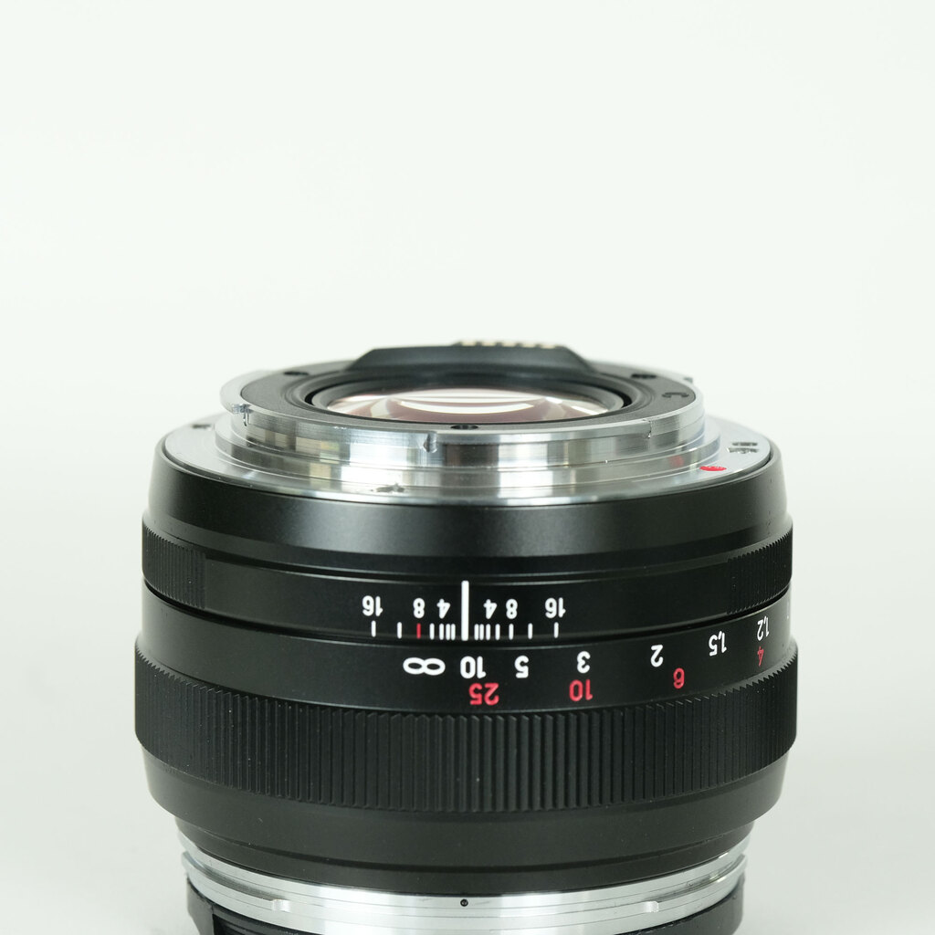 Carl Zeiss Planar T* 50mm F1.4 ZE [キヤノンEF用]