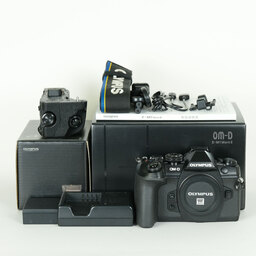 OLYMPUS OM-D E-M1 Mark II