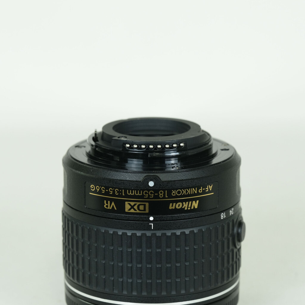 Nikon AF-P DX NIKKOR 18-55mm F3.5-5.6G VR Nikon AF-P DX NIKKOR 18-55mm F3.5-5.6G VR