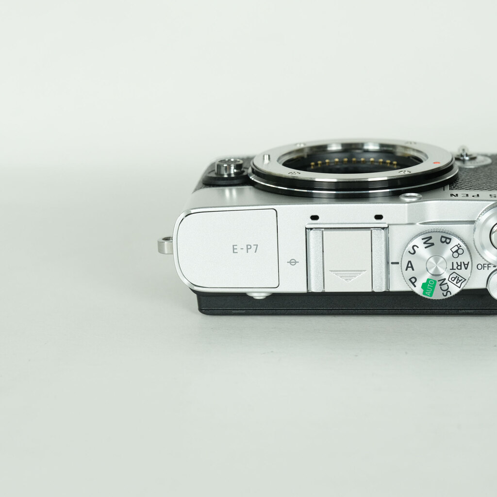 OLYMPUS PEN E-P7の出品 | ONE SCENE（ワンシーン）