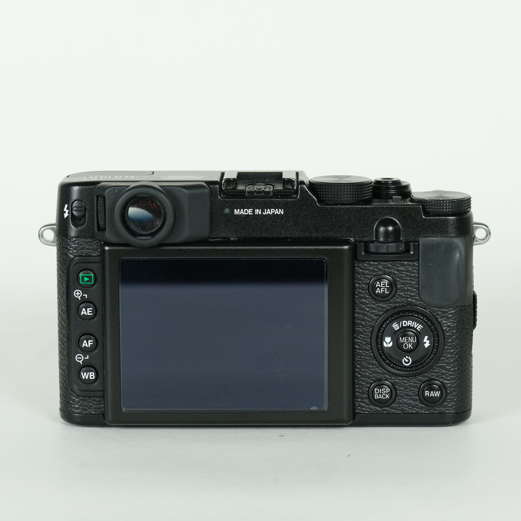FUJIFILM X10 ブラックの出品 | ONE SCENE（ワンシーン）