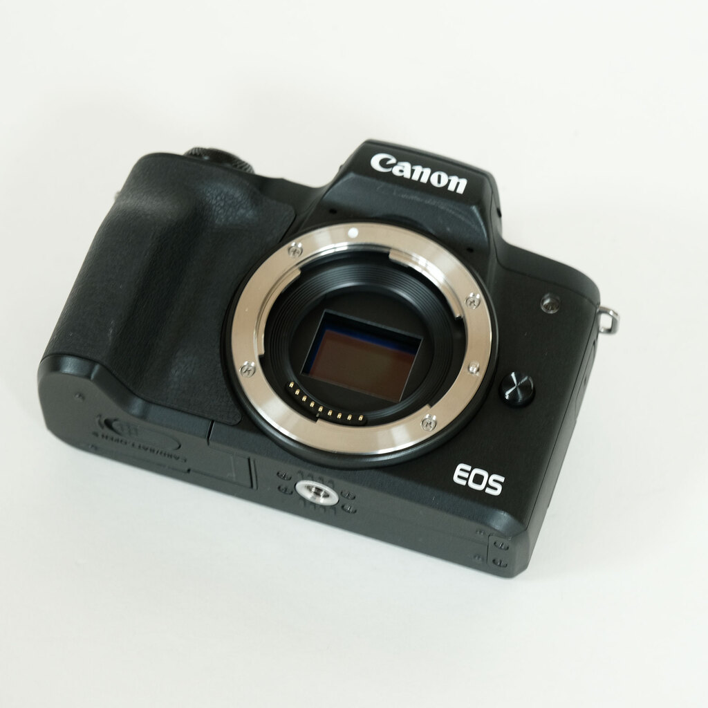 Canon EOS Kiss M2
