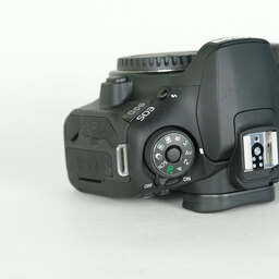 Canon EOS 90D