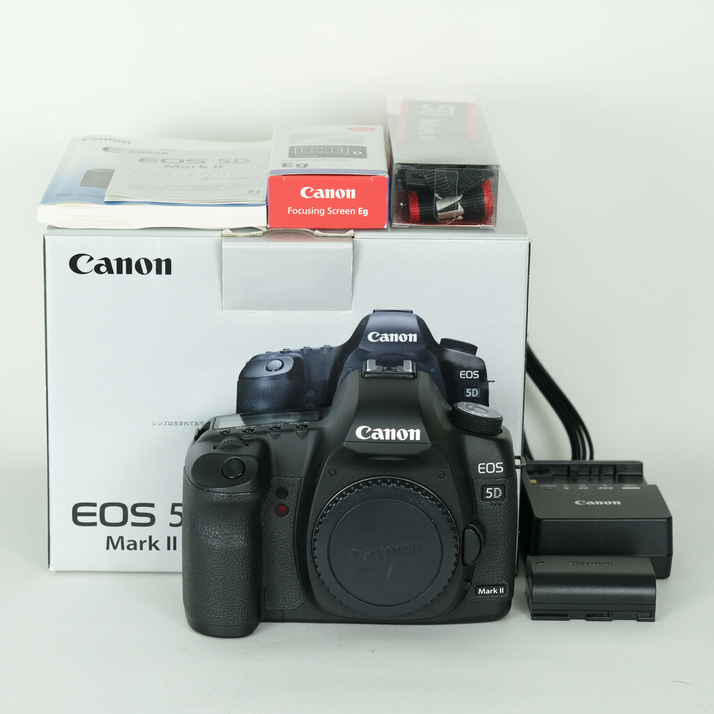 Canon EOS 5D MarkII �{�f�B