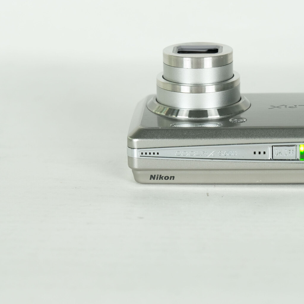 Nikon COOLPIX S600 チタンシルバーの出品 | ONE SCENE（ワンシーン）