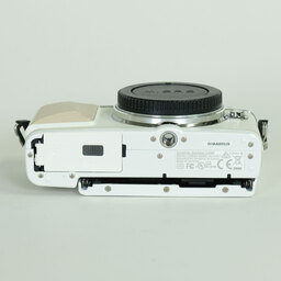 OLYMPUS PEN Lite E-PL7 ボディ ホワイト