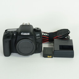 Canon EOS 9000D