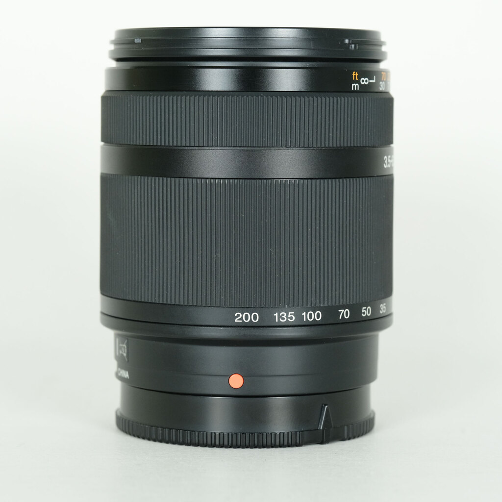 SONY DT18-200mm F3.5-6.3(�\�j�[A�p)