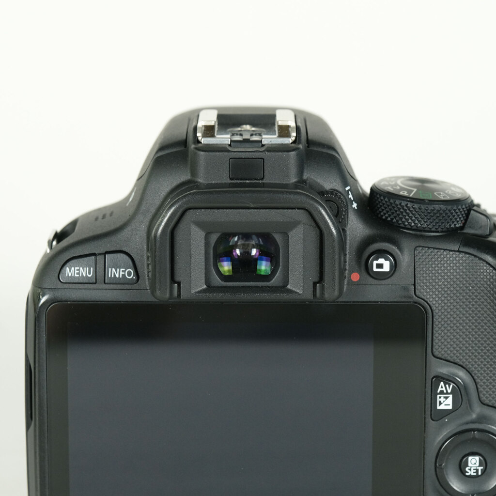 Canon EOS Kiss X7