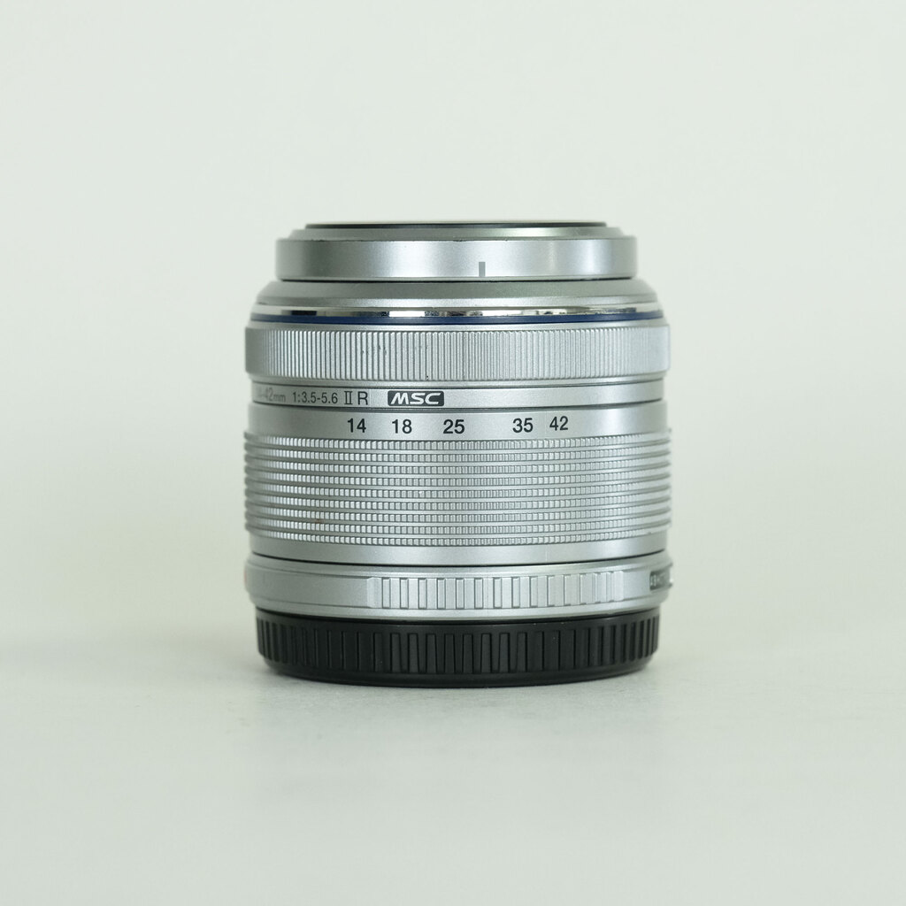 OLYMPUS M.ZUIKO DIGITAL 14-42mm F3.5-5.6IIR シルバー