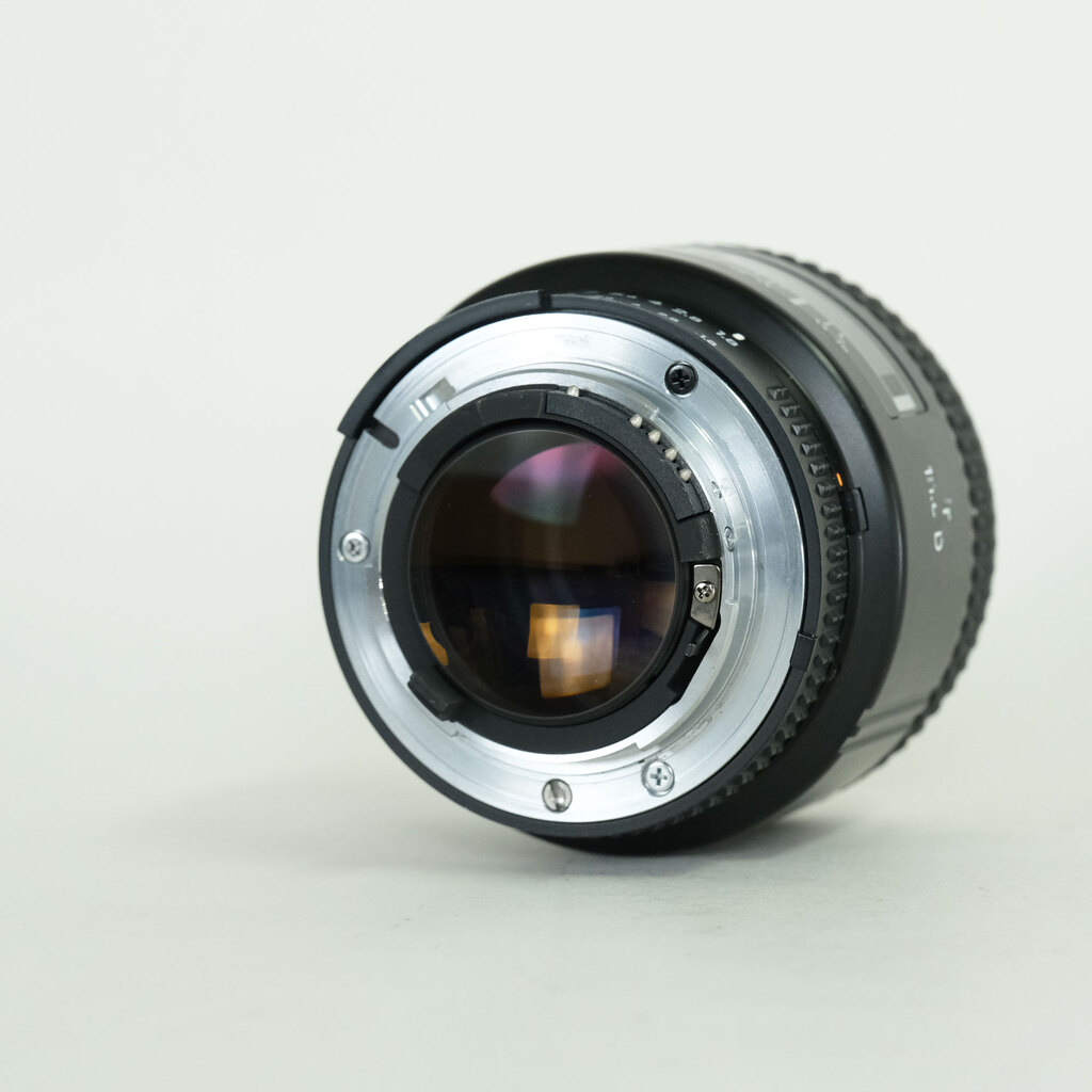 Nikon Ai AF Nikkor 85mm f/1.8D