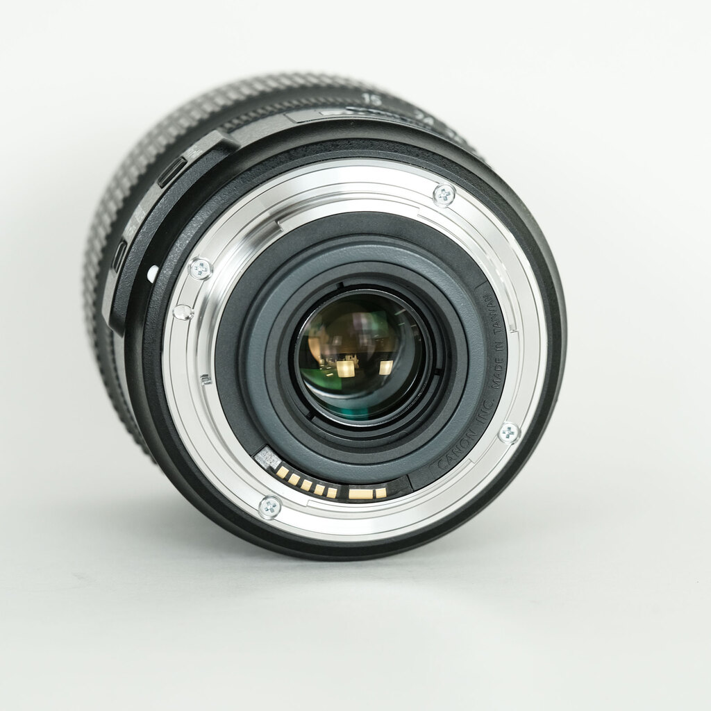 Canon EF-S15-85mm F3.5-5.6 IS USM