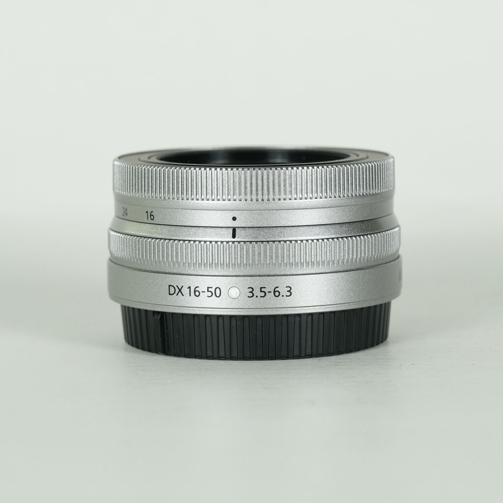 NIKKOR Z DX 16-50mm f/3.5-6.3 VR [シルバー] 中古価格比較 - 価格.com